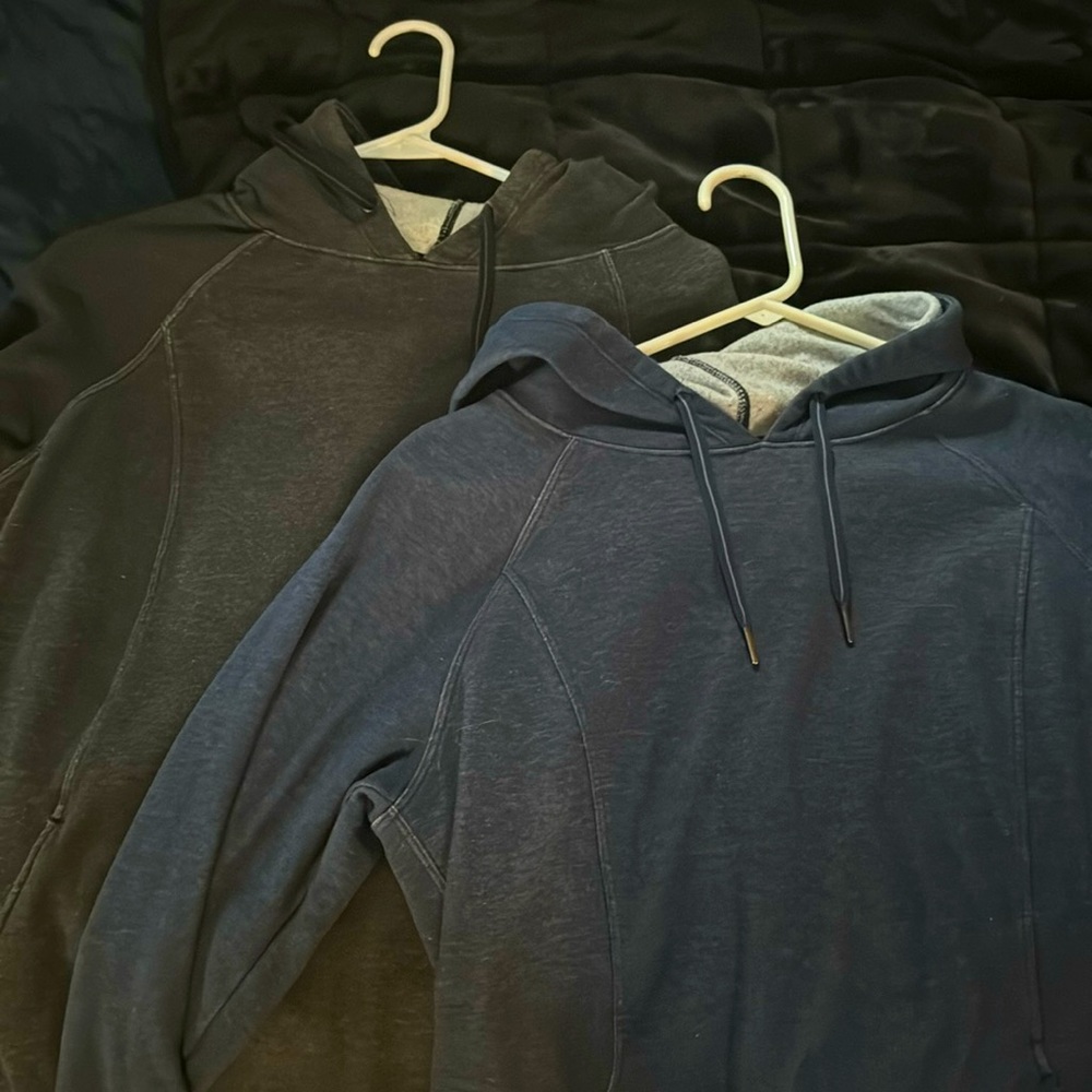 Athletic works medium 8 to 10 hoodie set! 🖤 black, and blue nice fleece hoodies